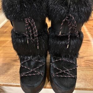 Louis Vuitton   After Ski Apres-Boots  Size 10 - 11